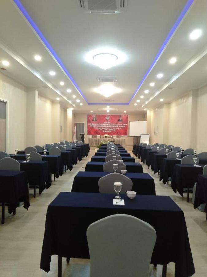 Hotel Villa Emitta Tomohon 外观 照片