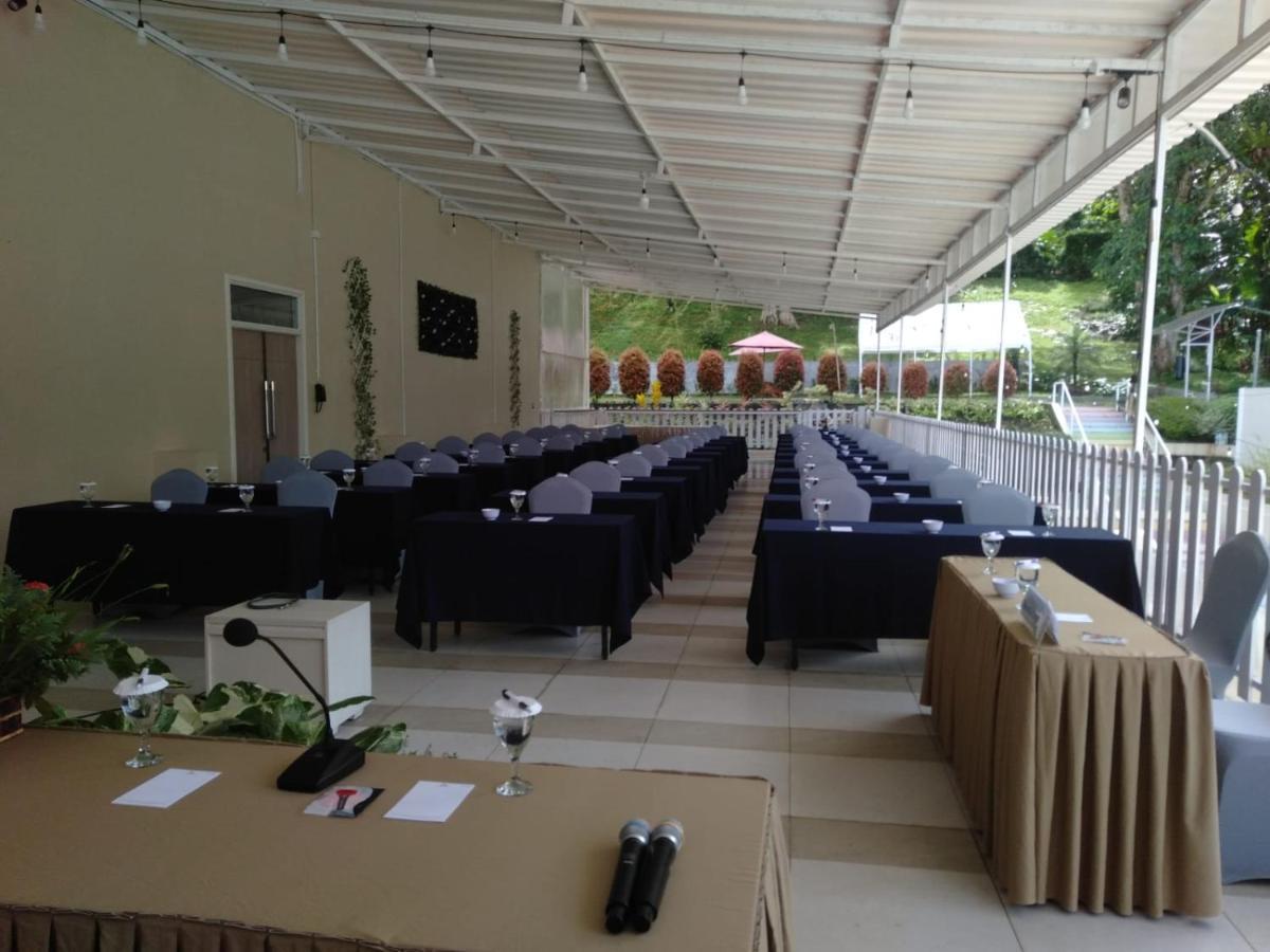 Hotel Villa Emitta Tomohon 外观 照片